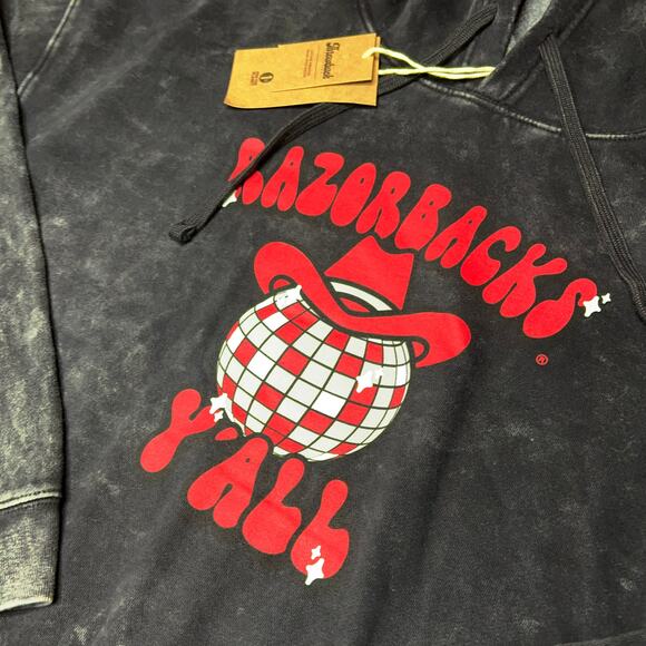 Arkansas Razorbacks NEW Cropped Hoodie Sweatshirt Black Stone‎ Wash Size Large - Picture 2 of 8